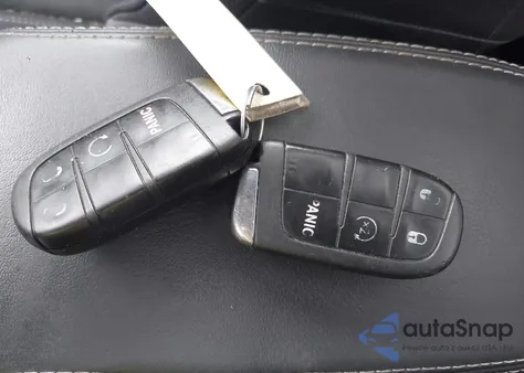 2019 Jeep Renegade Limited 4X4 из США, поврежденный, VIN ZACNJBD12KPJ94204